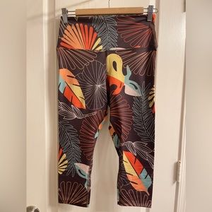 NO BULL crop leggings size 6